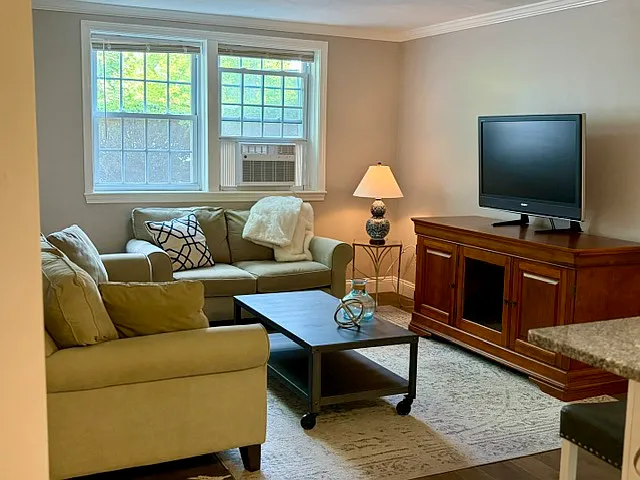 17 Sinai Cir