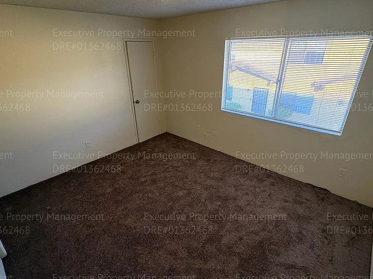 804 Niles St — Photo 24