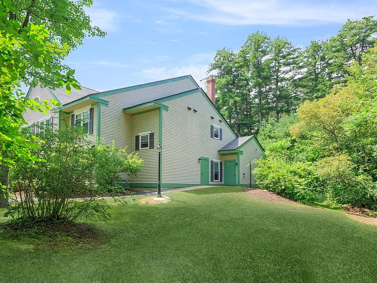 341 Meadow St — Photo 14