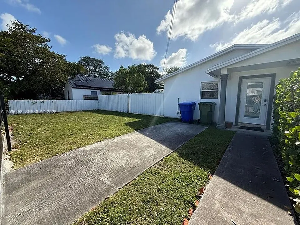 100 NW 45th St #1
