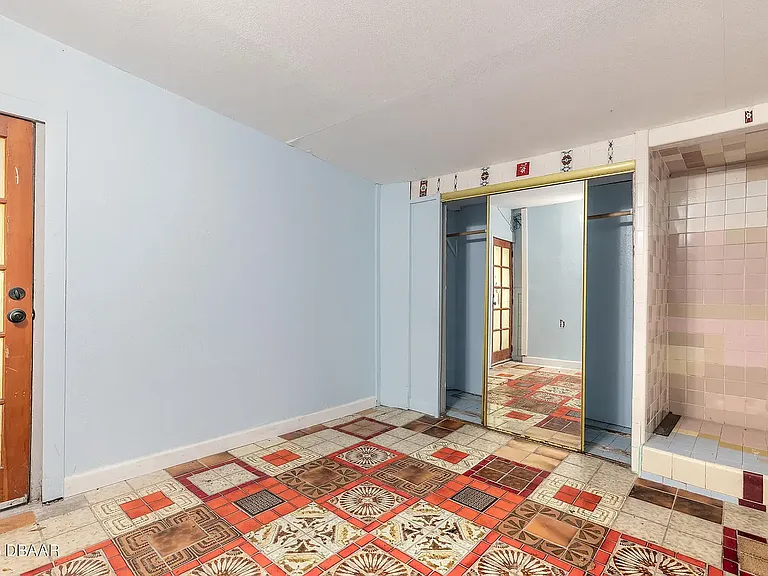 319 Taylor Ave — Photo 10