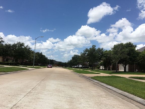 5th image of 27931 Barberry Banks Ln