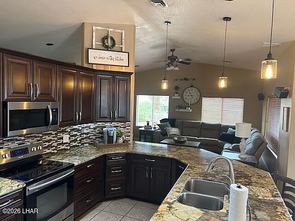 4th image of 2507 Bayou Ln