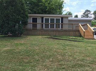 27 Sherry Ln, Rossville, GA 30741