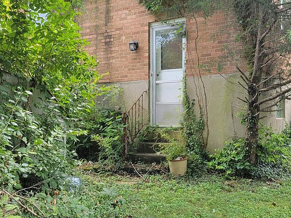 4th image of 843 Woodyhill Dr