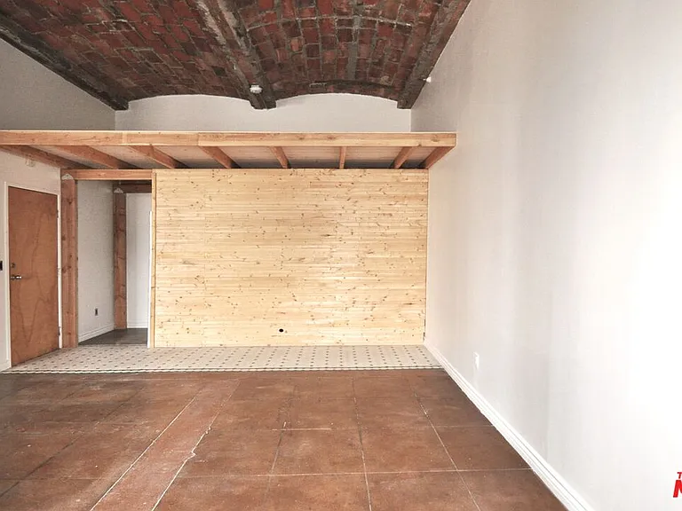215 W 7th St #1404 — Photo 21