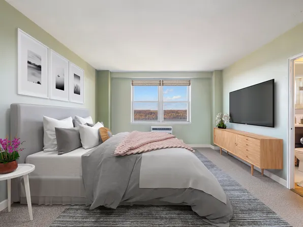 5800 Arlington Avenue image 6 of 18