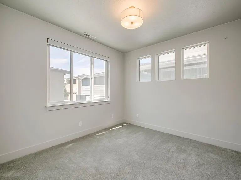 3961 E Parkcenter Blvd — Photo 28