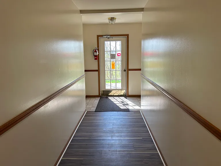 1005 Valley View Ln #2 — Photo 4