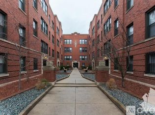 3517 N Racine Ave #3521-N3, Chicago, IL 60657