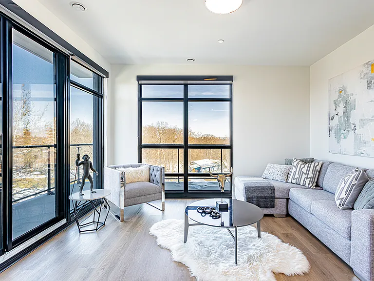 600 Springbank Dr — Photo 14