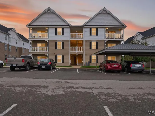 9100 Spring Creek Ln, O'Fallon, MO 63368