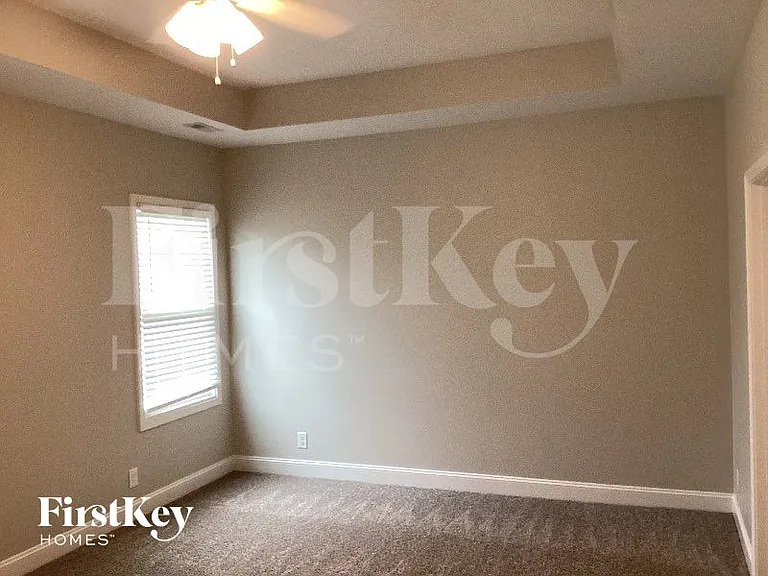 103 Lucerne Ln — Photo 10