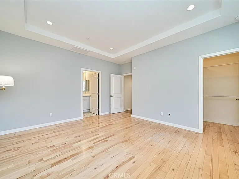 261 Mayfair — Photo 12