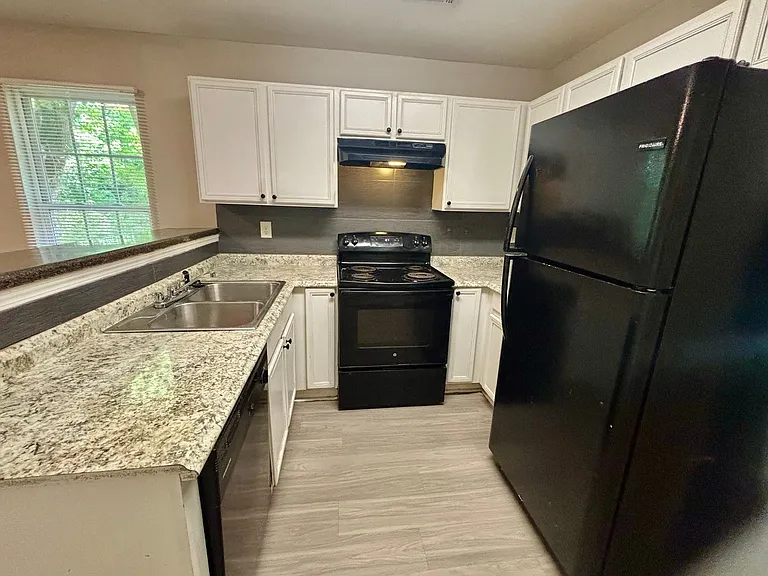 2595 Elliott St NW — Photo 8