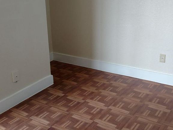 4th image of 608 S Campbell St #9