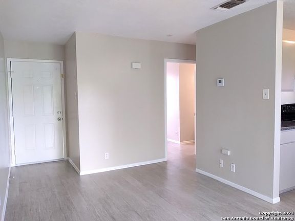 5th image of 430 Kendalia Ave #10