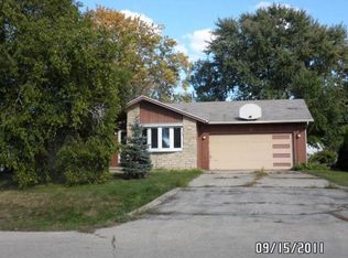1169 Mayer St, Menasha, WI 54952