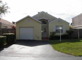 22300 SW 101st Ave, Cutler Bay, FL 33190