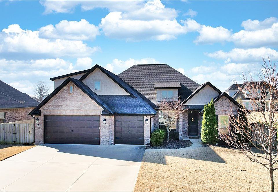 1st image of 5706 W Lakewood Dr