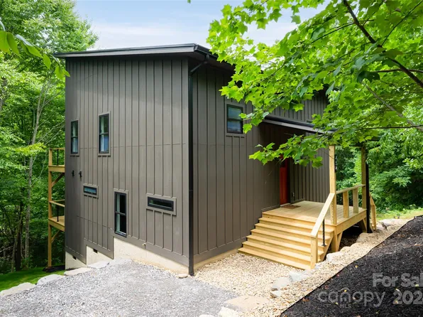 454 Hideaway Dr, Canton, NC 28716