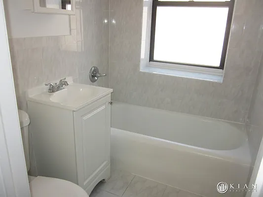 Rented by Kian Realty | media 28