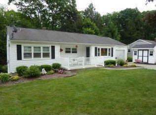 11 Newberry Dr, Endicott, NY 13760