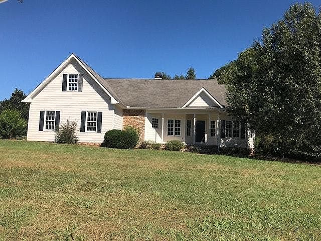 BEAUTIFUL 3/4 BEDROOM HOME IN OCONEE COUNTY