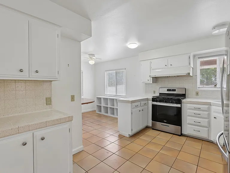 2214 Euclid St — Photo 14
