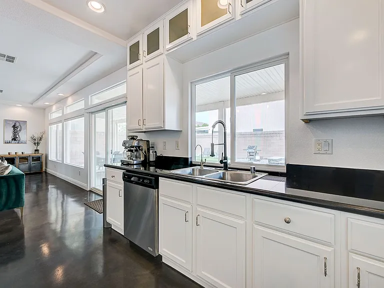 5556 Dancing Fox Ct — Photo 18
