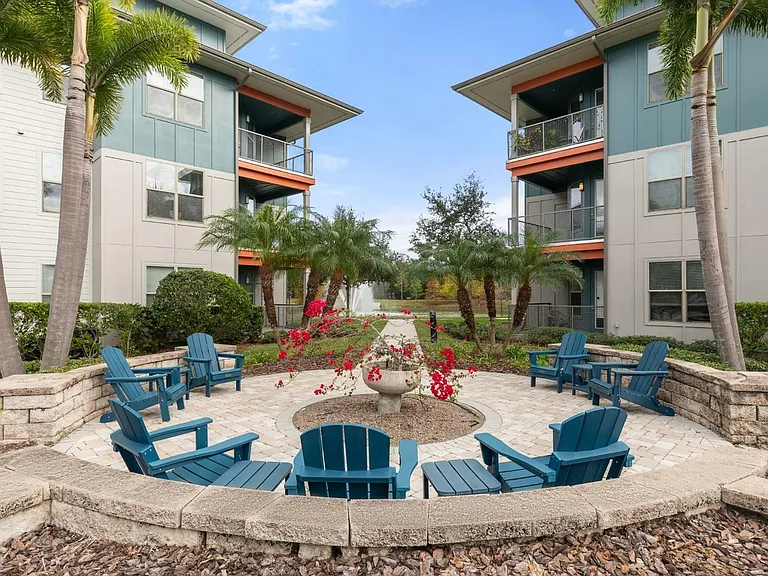 Crosstown Walk - Outdoor Lounge