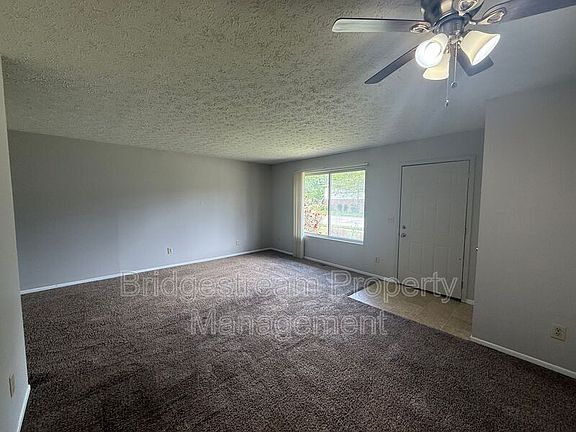 3rd image of 1181 Redbluff Dr #B