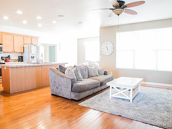 3rd image of 5982 Springcrest Way
