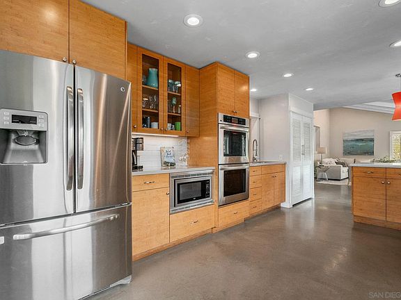 5th image of 3213 Avenida Hacienda