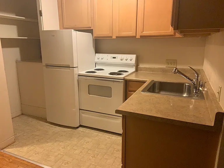 5410 Ivanhoe Pl NE #6 — Photo 6