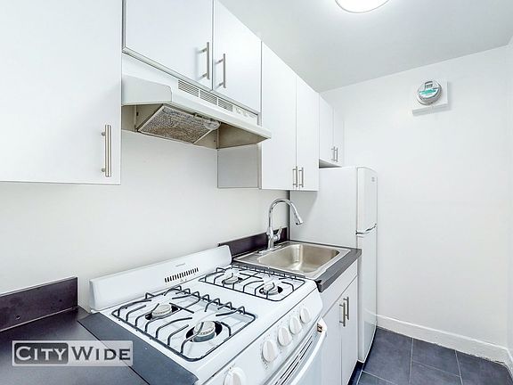 3rd image of 463 Lexington Ave #54