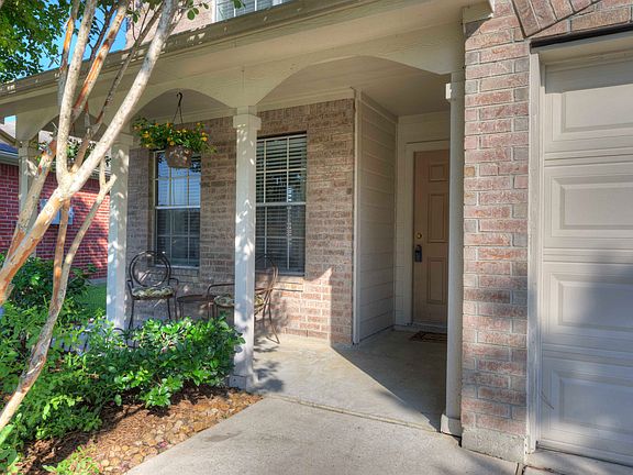5th image of 19319 Royal Isle Dr
