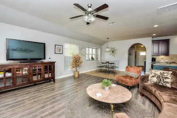 323 Sycamore St — Photo 18