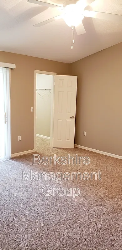 2 bed, 2.0 bath, 1408 sqft, $1,795 — Photo 3