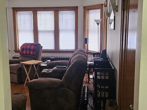 3rd image of 1632 Ridgeland Ave