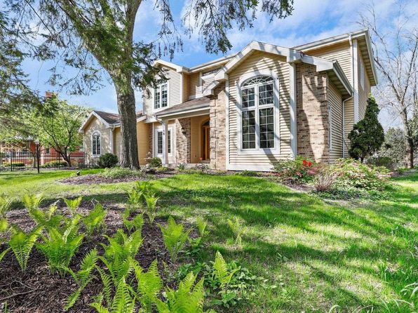 10 Pebble Beach Circle, Madison, WI 53717