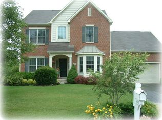 6281 Hermitage Dr, Westerville, OH 43082