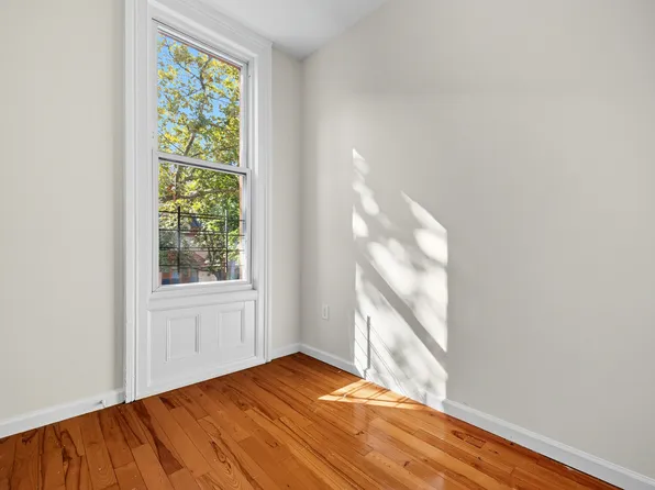 251 Patchen Avenue image 4 of 14