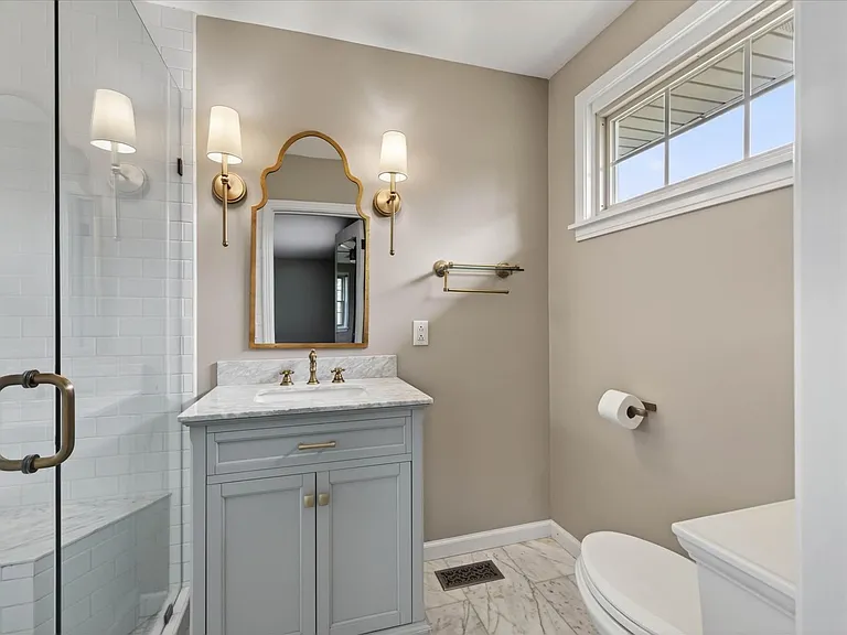 306 Locust Rd — Photo 24