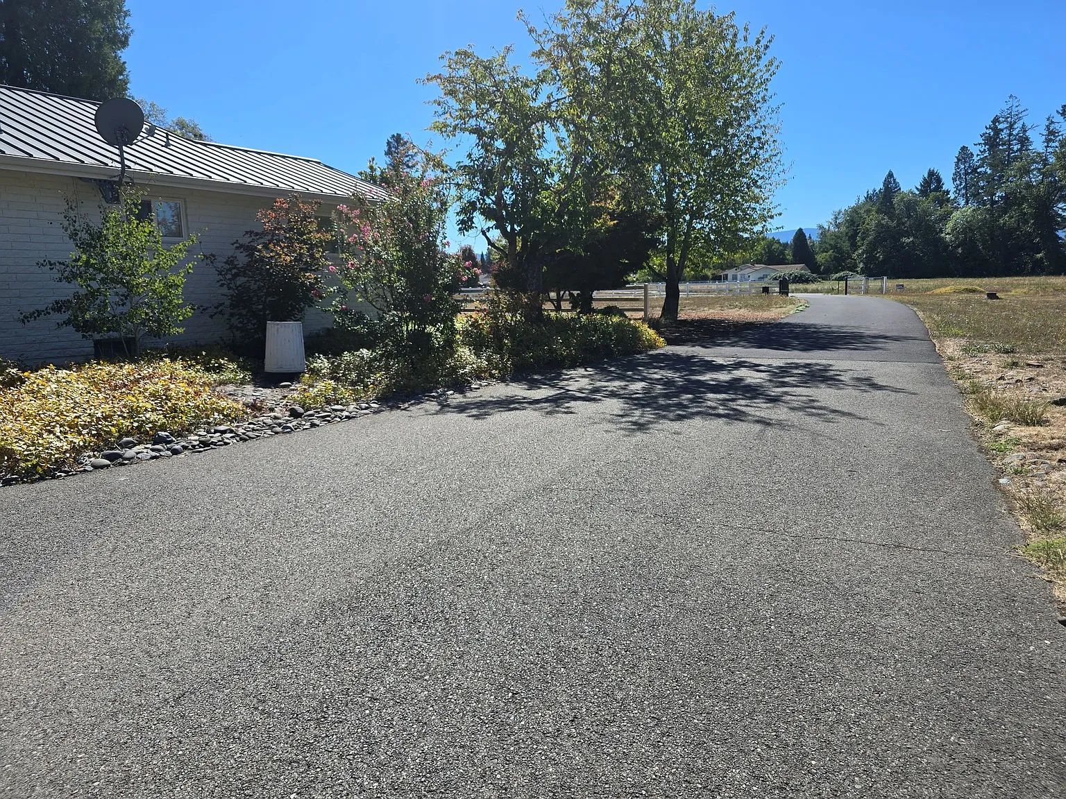 3 bed, 2465 sqft, $2,495 — Photo 4