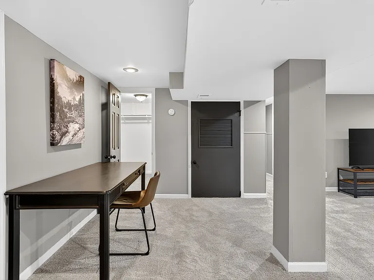 8821 Kendale Dr — Photo 30