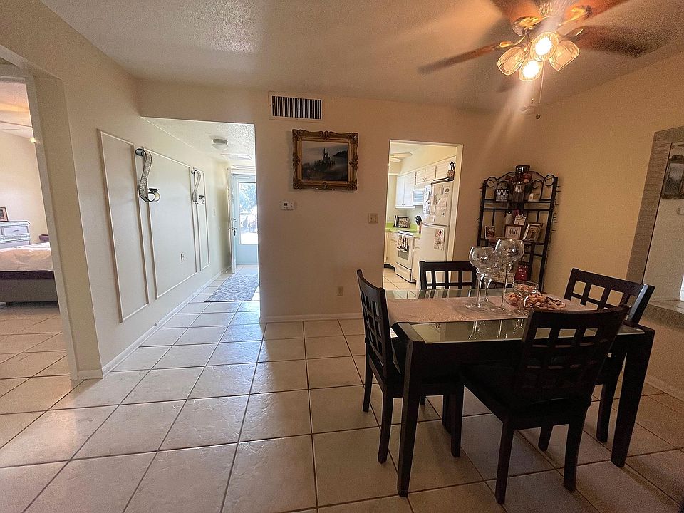 ENTRY TO UNIT, DINING