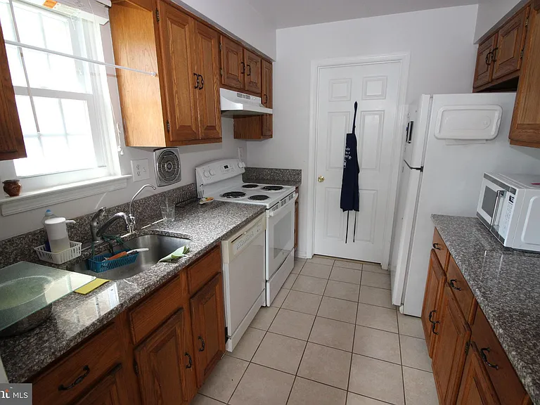 614 Palmer Ln #A — Photo 13