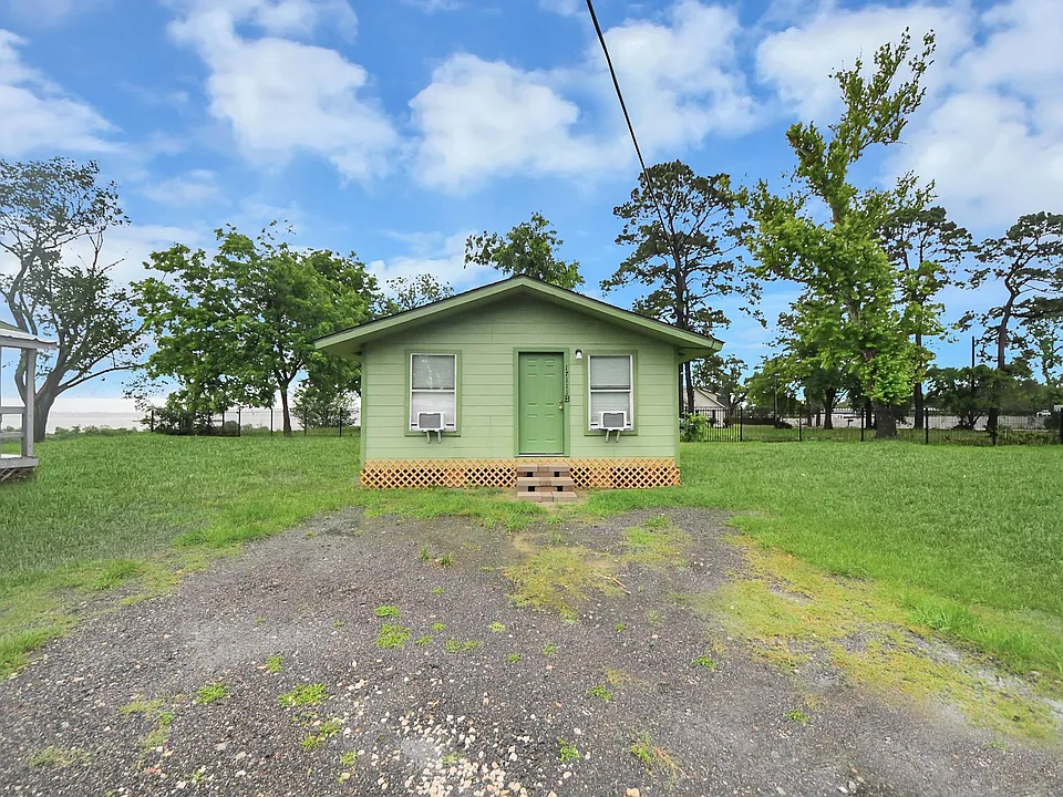 17111 River Rd #B