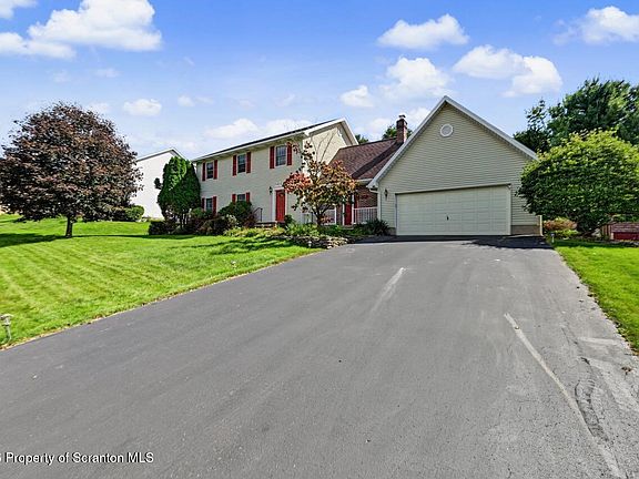 3rd image of 208 Stoney Creek Rd